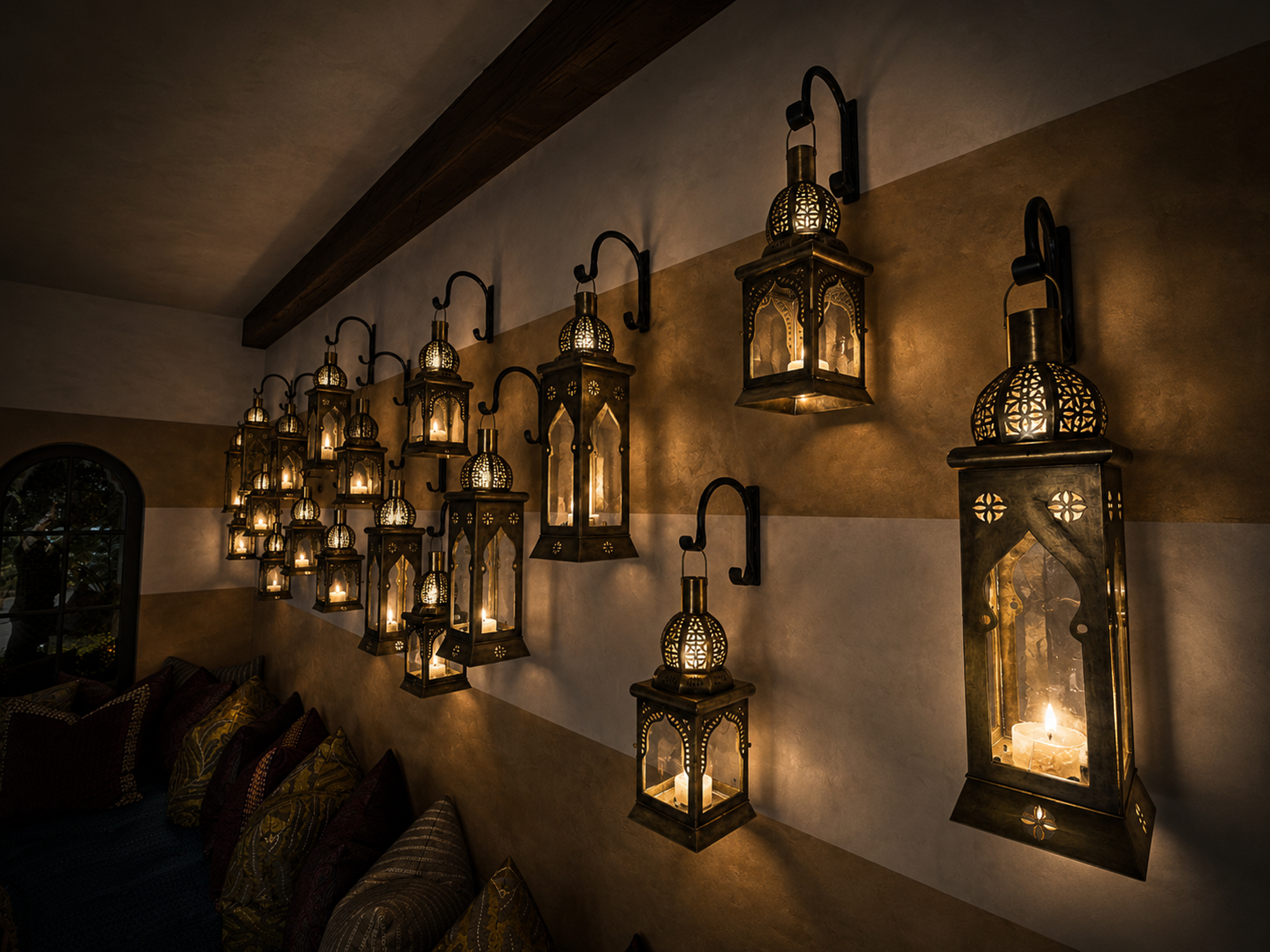 Lantern Wall, Palm Beach